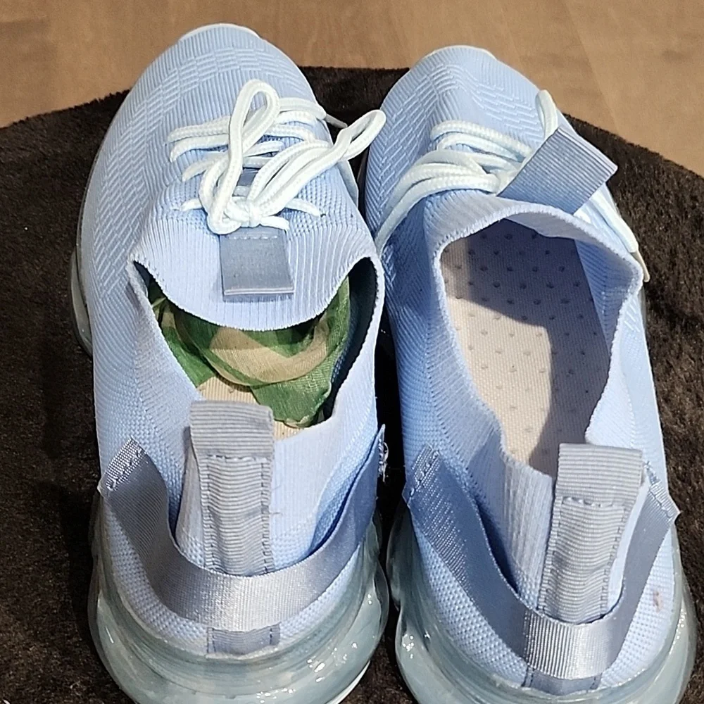 Shoes - Picture 3 of 5